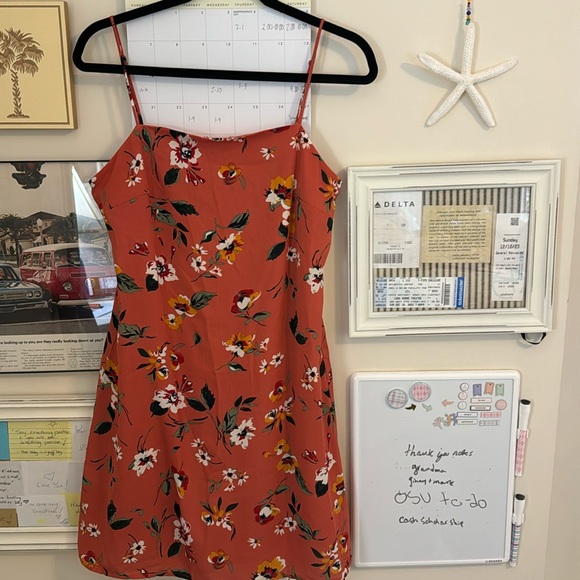 Francesca's Collections Dresses & Skirts - Francesca’s size medium salmon, pink floral dress